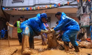 Khẩn trương khắc phục sự cố phun trào bùn nhão từ dự án đường sắt đô thị Nhổn - ga Hà Nội