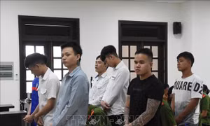 Phạt tù các đối tượng chém người vì mâu thuẫn trong quán nhậu