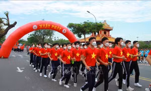 Khoảng 2.000 người tham dự giải chạy việt dã truyền thống ở Thừa Thiên – Huế