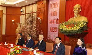 Tổng Bí thư chúc Tết các đồng chí lãnh đạo và nguyên lãnh đạo Đảng, Nhà nước 