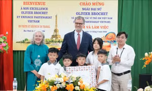 Hợp tác vì sự phát triển toàn diện của trẻ em 