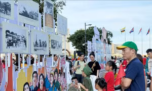 Khai mạc triển ảnh về Đại thắng mùa Xuân 1975 