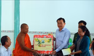 Vĩnh Long họp mặt, chúc mừng Tết Chôl Chnăm Thmây