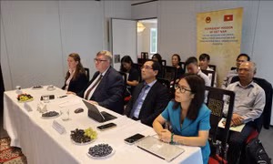 Phái đoàn Việt Nam tại Geneva tổ chức tọa đàm về chính sách công nghiệp