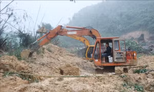 Nỗ lực khơi thông đường vào khu vực bị sạt lở Nhà máy Thủy điện Kà Tinh