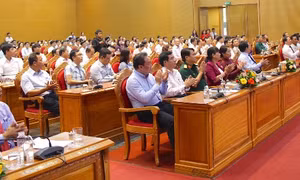  Quan tâm, chăm lo cho các gia đình liệt sỹ, người có công với cách mạng