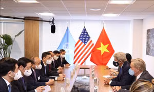 Chủ tịch nước Nguyễn Xuân Phúc gặp lãnh đạo các nước và tổ chức quốc tế 