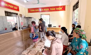 Chính quyền xã vùng cao đến gần dân, phục vụ nhân dân
