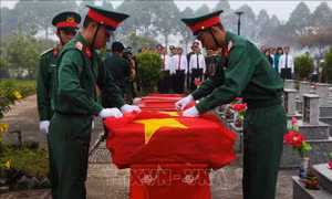 Cải táng 5 hài cốt liệt sĩ hy sinh trong kháng chiến chống Mỹ