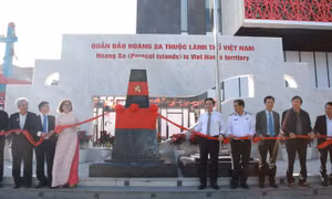 Lễ khánh thành Công trình Biển tên Ủy ban nhân dân đặc khu Hoàng Sa