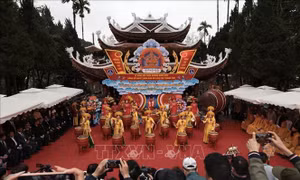 Giữ nét đẹp văn hóa trong lễ hội Xuân