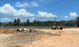 Quảng Ngãi khắc phục việc thi công đường dẫn vào cầu 'cụt'