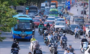 Nhiều tuyến đường cửa ngõ Thủ đô ùn tắc cục bộ do lượng phương tiện tăng cao