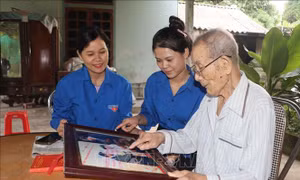 Người truyền lửa cách mạng ở tuổi 101