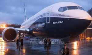 CEO Boeing đối mặt với tình huống 'tiến thoái lưỡng nan'