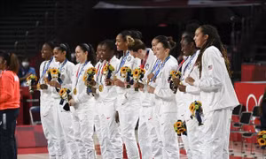 Olympic Tokyo 2020: Mỹ 'soán ngôi' Trung Quốc trên bảng tổng sắp huy chương 
