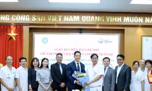 Pfizer Việt Nam và Bệnh viện Bạch Mai tăng cường hợp tác chăm sóc sức khỏe