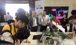 Hàng loạt sản phẩm Asus ‘khủng’ được trưng bày tại ‘Siêu triển lãm công nghệ’