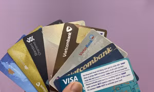 Ngân hàng đồng loạt đổi thẻ từ ATM sang thẻ chip