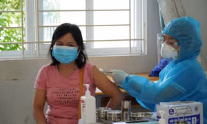 Những ‘tuyến ngoài’ hỗ trợ khẩn cấp cho người bệnh F0