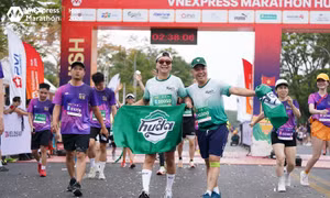 Trên 8.000 người tham gia VnExpress Marathon Huế 2026