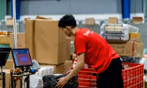  Đẩy mạnh đầu tư để cạnh tranh chuyển phát nhanh