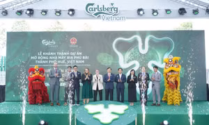 Carlsberg Việt Nam khánh thành nhà máy bia Phú Bài mở rộng