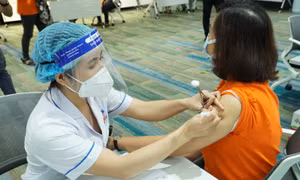 Tổng hợp COVID-19 từ ngày 6-12/9: Từng bước nới lỏng giản cách, xây dựng lộ trình ‘thẻ xanh COVID-19’ 