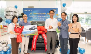 Khách hàng Hà Nội trúng Toyota Camry hơn 1,2 tỷ đồng từ Sony