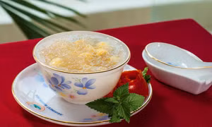 Mua yến về tẩm bổ hậu COVID-19 bất chấp giá tăng cao
