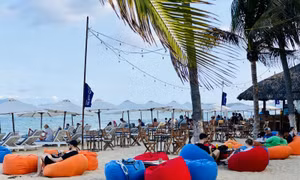 Khách du lịch trở lại Nha Trang đón Tết, nhiều resort ‘cháy’ phòng