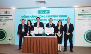 DKSH ‘bắt tay’ Bệnh viện Mắt Sài Gòn chống cận thị