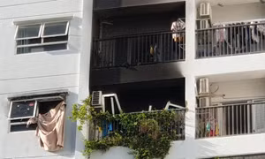 TP Hồ Chí Minh: Cháy chung cư Carillon 5, 2 người tử vong