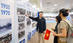 Triển lãm 'Sài Gòn xưa và nay' tái hiện hành trình lịch sử tại nhà ga Metro Bến Thành