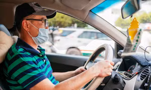 Giá xăng và chiết khấu tăng cao, nhiều lái xe công nghệ tắt ứng dụng