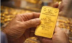 Giá vàng thế giới tăng hơn 300 USD/ounce trong tuần qua, rủi ro ngắn hạn vẫn lớn