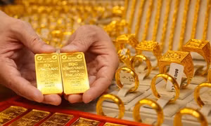 Vàng miếng SJC tiếp tục giảm 1,6 triệu đồng/lượng theo đà thế giới