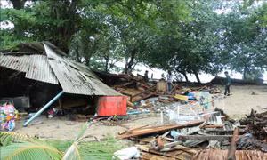 Khung cảnh hoang tàn tại bãi biển Anyer sau thảm họa sóng thần