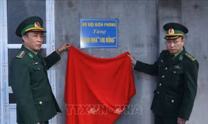 Bàn giao 'Ngôi nhà 100 đồng' đầu tiên hỗ trợ đoàn viên nghèo vùng biên giới Lai Châu