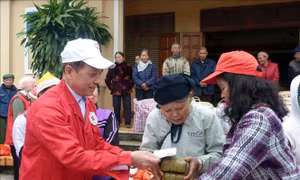 Mang Tết sớm đến với người nghèo