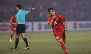 AFF Suzuki Cup 2018: Báo châu Á vinh danh Phan Văn Đức sau Bán kết lượt đi