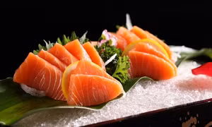 Ăn cá hồi giúp giảm các triệu chứng hen suyễn ở trẻ em