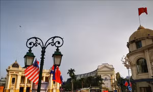 Cờ Việt, Mỹ, Triều tung bay chào đón Hội nghị thượng đỉnh Mỹ- Triều lần 2