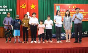 Tiếp sức đến trường cho học sinh, sinh viên khiếm thị