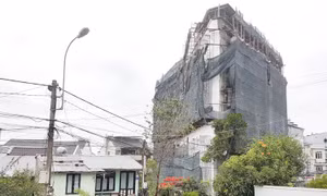 Phạt 15 triệu đồng, buộc tháo dỡ 2 tầng khách sạn xây sai phép tại Đà Lạt