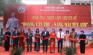 Khai mạc Triển lãm chuyên đề 'Hoàng Văn Thụ - Sáng mãi tên anh'