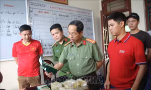 Bắt quả tang 4 đối tượng vận chuyển trái phép số lượng lớn ma túy