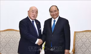 Thủ tướng Nguyễn Xuân Phúc tiếp cố vấn nội các đặc biệt của Thủ tướng Nhật Bản