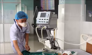 Vụ nổ đầu đạn kê làm kiềng bếp: Bé gái 22 tháng tuổi trong tình trạng nguy kịch