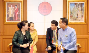 Chủ tịch Quốc hội Nguyễn Thị Kim Ngân thăm, làm việc tại tỉnh Udon Thani, Thái Lan